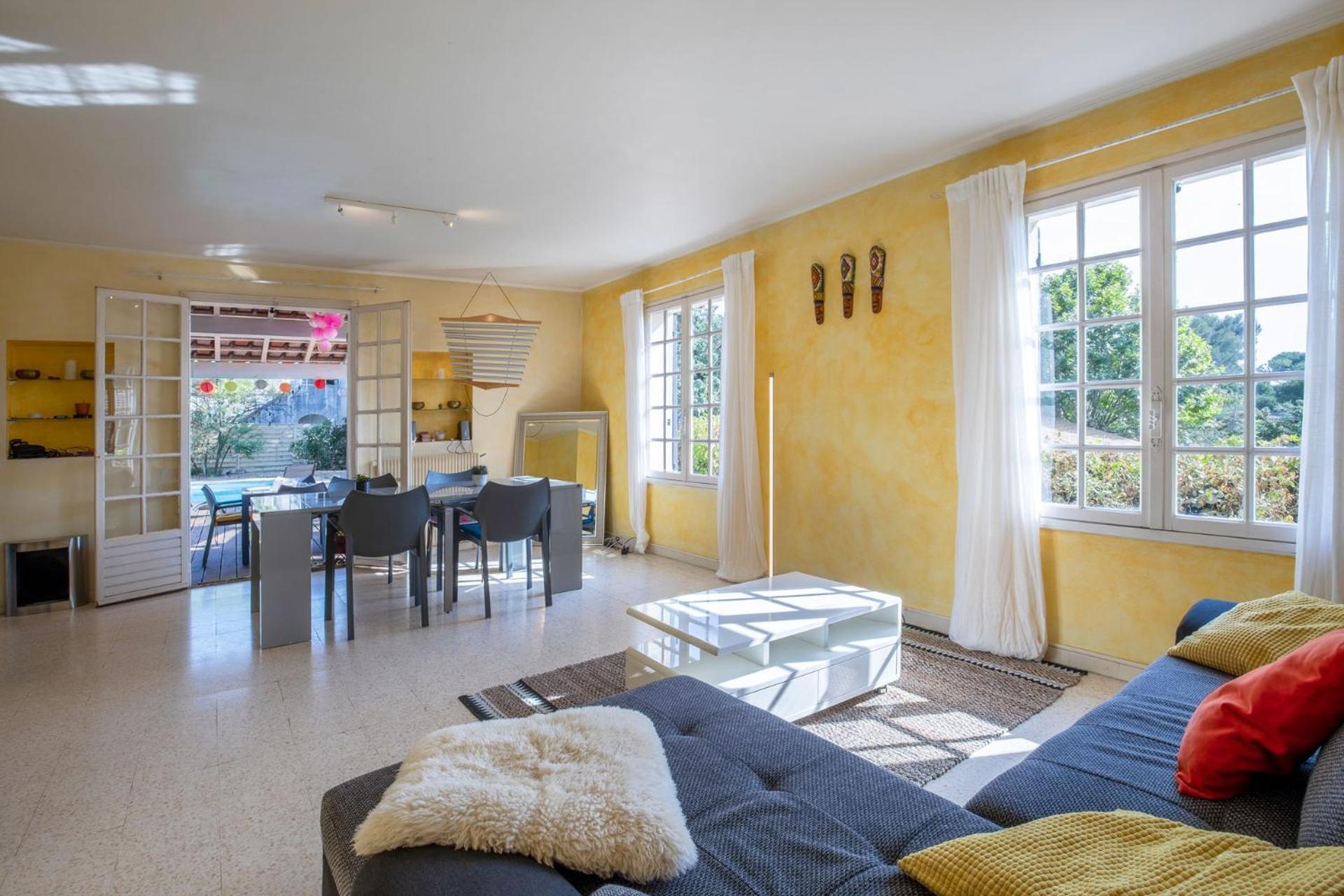 Villa Lumineuse Avec Piscine Chambres Ou Villa Saint-Georges-dʼOrques Exteriör bild